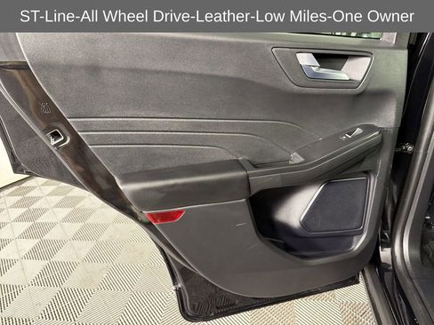 Used 2025 Ford Escape ST-Line image 19