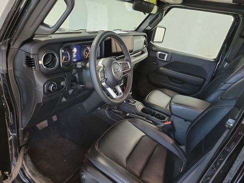 Used 2024 Jeep Wrangler Sahara image 23