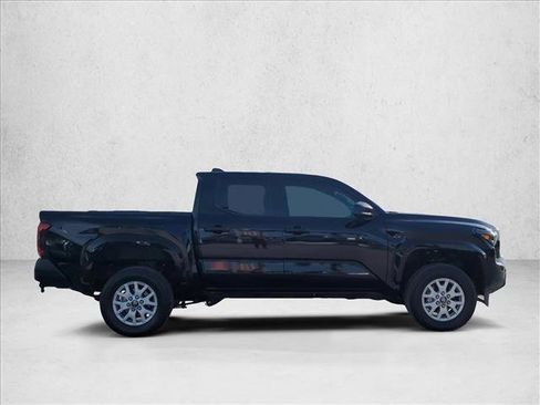 Used 2025 Toyota Tacoma SR image 4