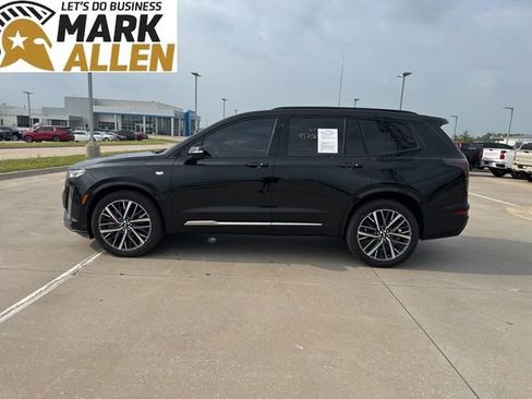 Used 2023 Cadillac XT6 Sport w/ Technology Package AWD/4WD image 3