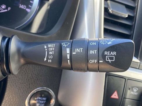 Used 2017 Toyota Highlander XLE image 23