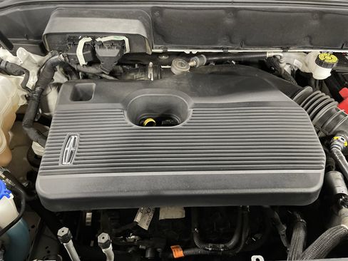 Used 2021 Lincoln Nautilus Standard image 16