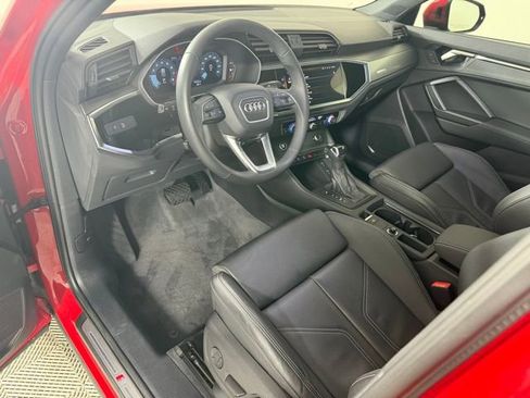 Used 2023 Audi Q3 2.0T Premium w/ Black Optic Sport Package image 10