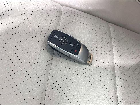 Used 2024 Mercedes-Benz GLE 350 4MATIC image 10