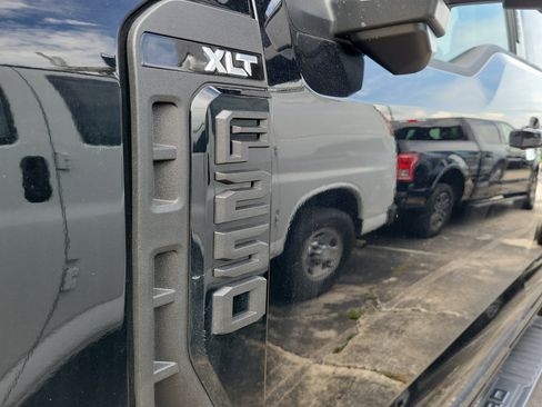Used 2024 Ford F250 XLT w/ Black Appearance Package AWD/4WD image 5