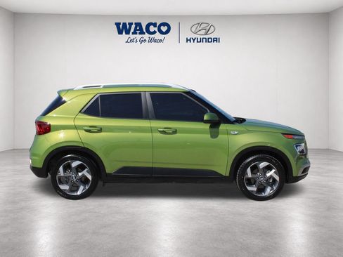 Used 2024 Hyundai Venue SEL FWD image 9