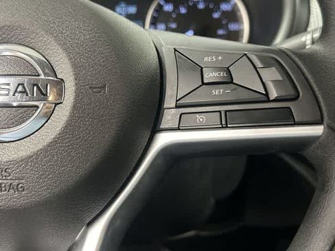 Used 2019 Nissan Kicks S FWD image 17