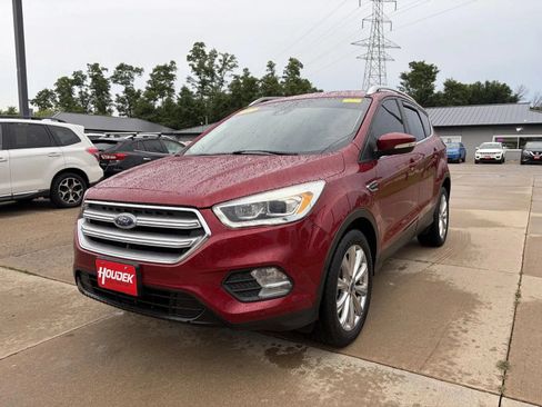 Used 2017 Ford Escape Titanium w/ Equipment Group 301A AWD/4WD image 3