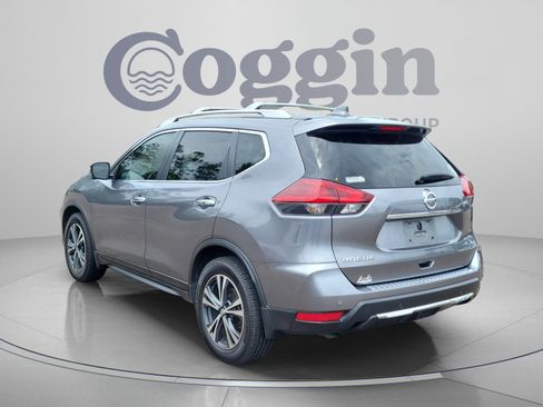 Used 2019 Nissan Rogue SV w/ Premium Package FWD image 3