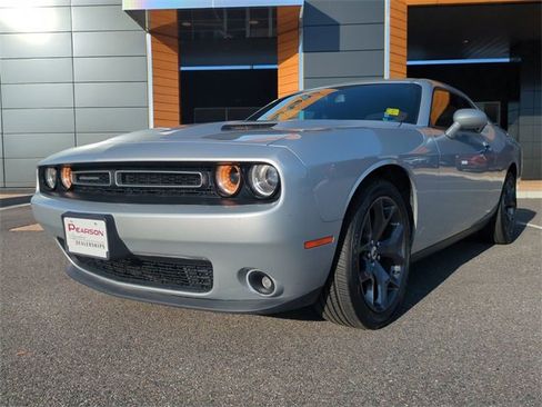 Used 2019 Dodge Challenger SXT w/ Plus Package image 8
