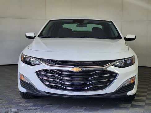 Used 2025 Chevrolet Malibu LT FWD image 2