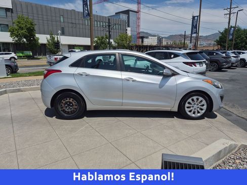 Used 2016 Hyundai Elantra GT FWD image 2