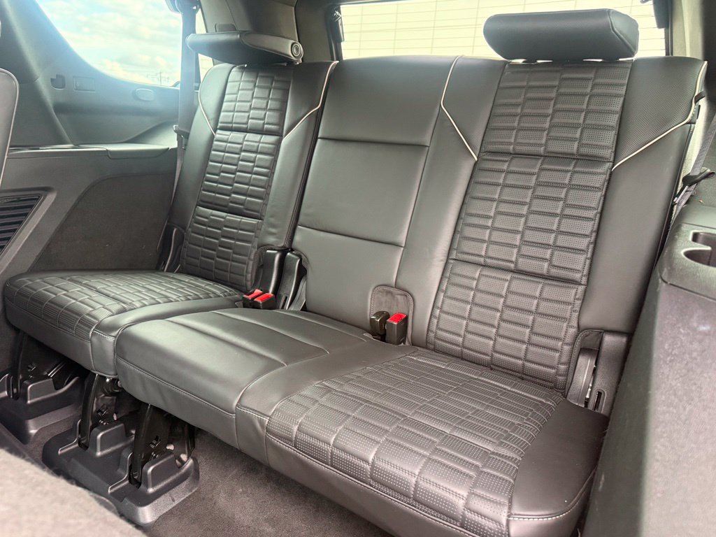 Used 2023 Cadillac Escalade Sport Platinum w/ LPO, ONYX Package AWD/4WD image 19