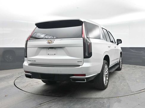 Used 2024 Cadillac Escalade Premium Luxury AWD/4WD image 10