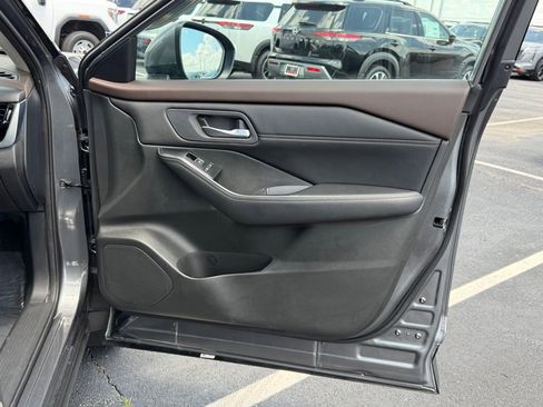 Used 2023 Nissan Rogue SL w/ SL Premium Package FWD image 27