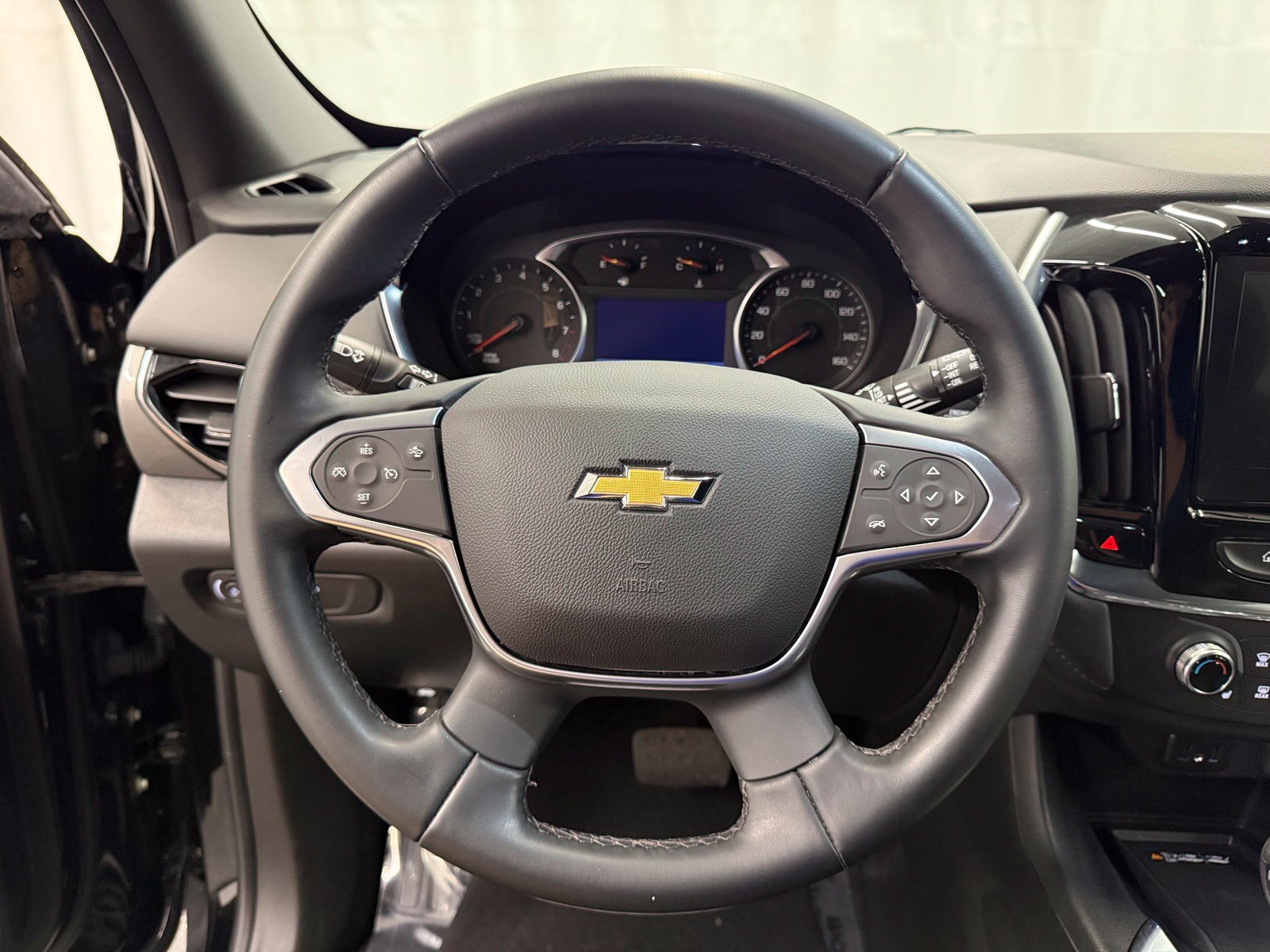 Used 2023 Chevrolet Traverse LT w/ LPO, Floor Liner Package AWD/4WD image 12
