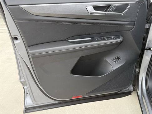 New 2026 Volkswagen Atlas Cross Sport SE image 10