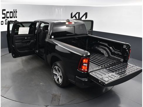 Used 2025 RAM 1500 Tradesman AWD/4WD image 31