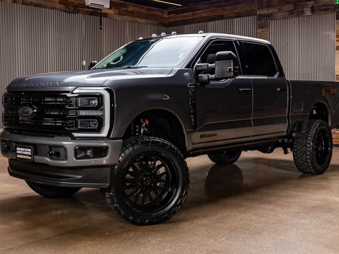 Used 2026 Ford F250 Platinum w/ Platinum Plus Package AWD/4WD image 5