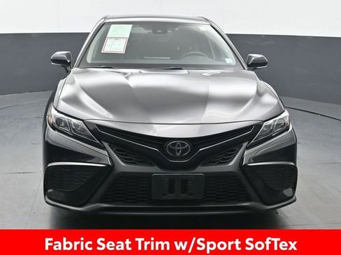 Used 2022 Toyota Camry SE w/ Carpet Mat Package (TMS) image 11