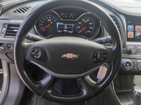 Used 2017 Chevrolet Impala LT FWD image 10