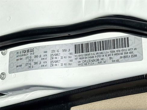 Used 2017 Jeep Cherokee Latitude image 32