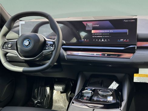 Used 2026 BMW i5 eDrive40 RWD image 8