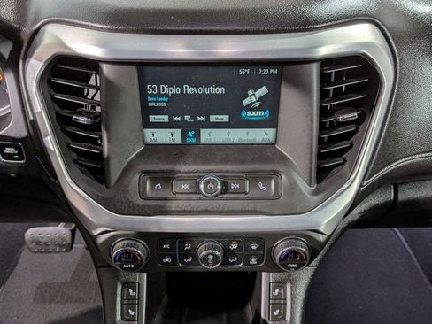 Used 2018 GMC Acadia SLE image 39