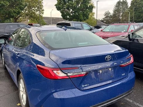 Used 2025 Toyota Camry LE FWD image 3