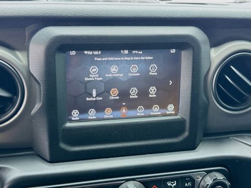 Used 2023 Jeep Wrangler Unlimited w/ Convenience Group image 9