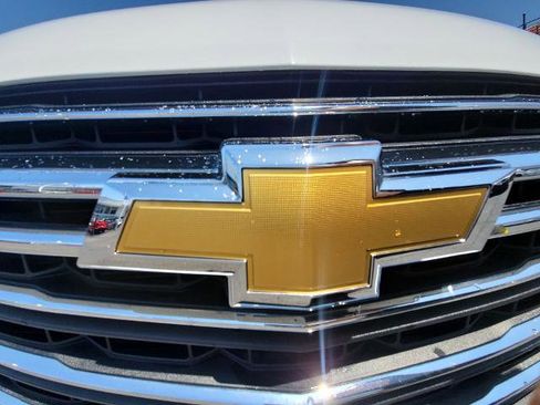 Used 2023 Chevrolet Traverse LT FWD image 29