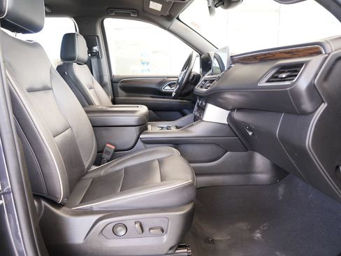 Used 2023 Chevrolet Suburban Premier RWD image 21