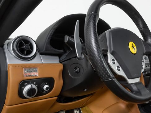 Used 2005 Ferrari 612 Scaglietti RWD image 32