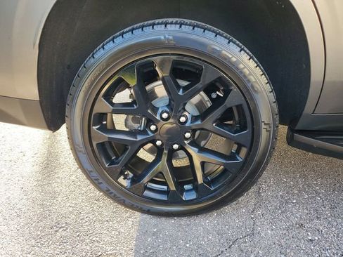Used 2024 Chevrolet Tahoe LS w/ Driver Alert Package RWD image 5