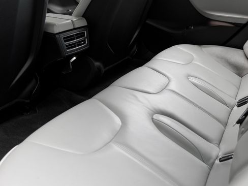 Used 2013 Tesla Model S Performance image 23