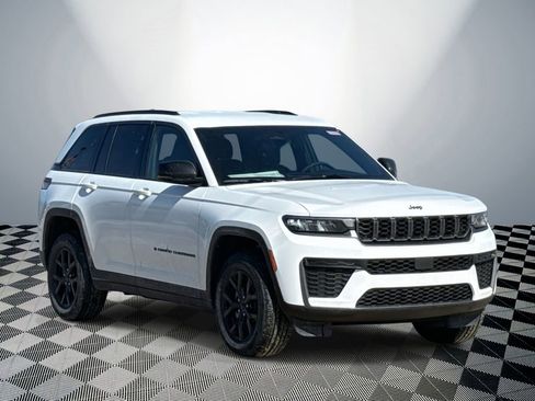 New 2026 Jeep Grand Cherokee Altitude AWD/4WD image 4