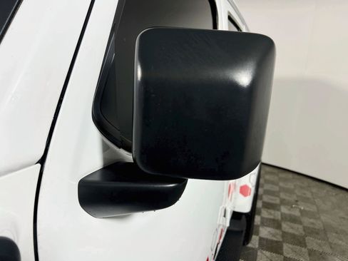 Used 2023 Jeep Wrangler Unlimited Sahara w/ Cold Weather Group AWD/4WD image 13