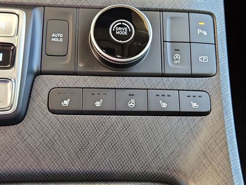 Used 2023 Hyundai Palisade Limited FWD image 19