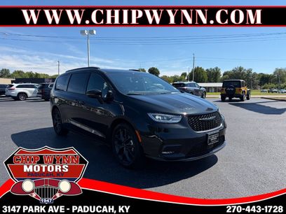 Used 2023 Chrysler Pacifica Touring-L w/ S Appearance Package