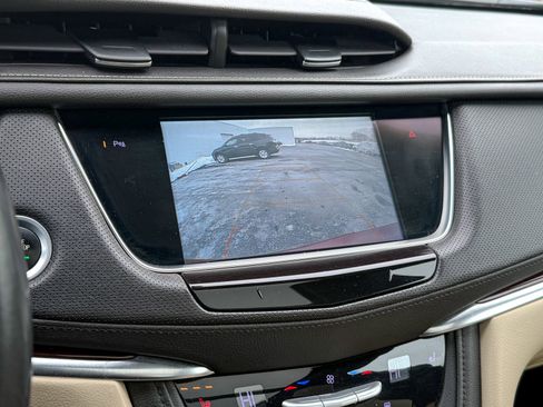 Used 2018 Cadillac XT5 Luxury w/ Driver Awareness Package image 20