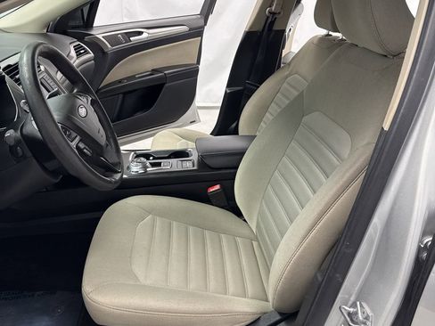 Used 2018 Ford Fusion S image 9