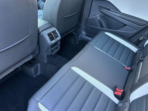 New 2026 Volkswagen Taos SEL image 11