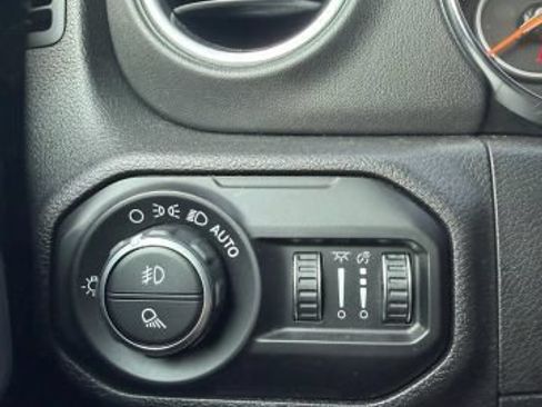 Used 2020 Jeep Gladiator Overland AWD/4WD image 20