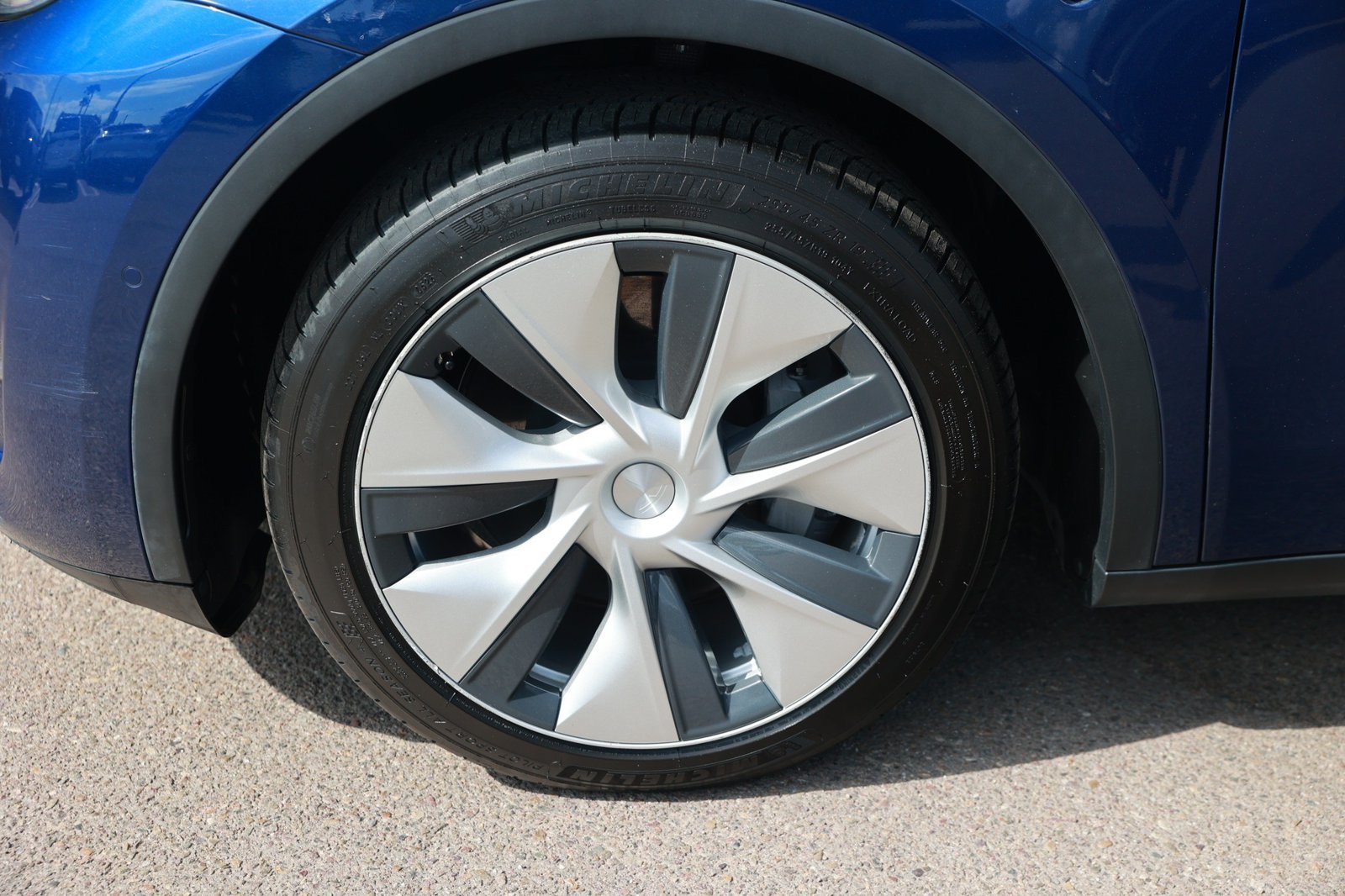 Used 2021 Tesla Model Y Long Range AWD/4WD image 14