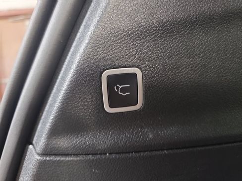 Used 2025 Chrysler Pacifica Select FWD image 15