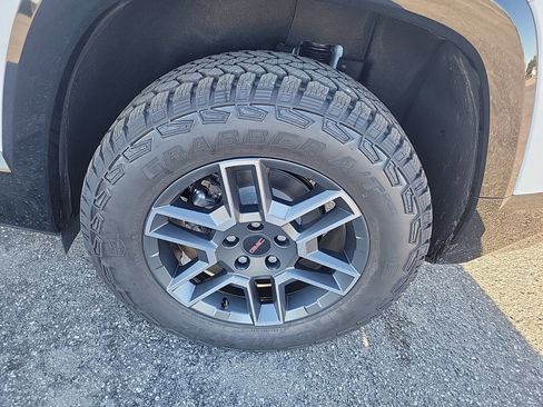 New 2026 GMC Terrain AT4 w/ Convenience Package III image 16