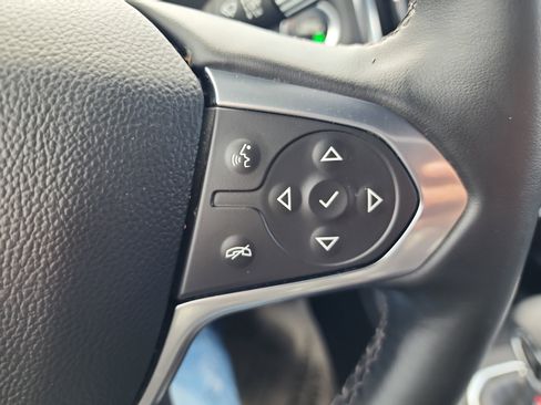 Certified 2023 Chevrolet Traverse LT AWD/4WD image 19