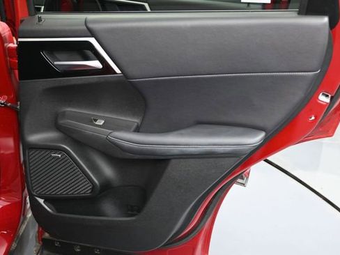 Used 2025 Mitsubishi Outlander SE FWD image 30