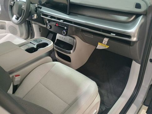 New 2026 Hyundai Ioniq 9 SE AWD/4WD image 13