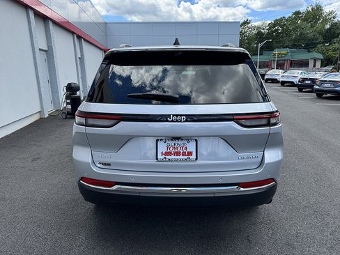Used 2025 Jeep Grand Cherokee Limited w/ Luxury Tech Group II AWD/4WD image 6
